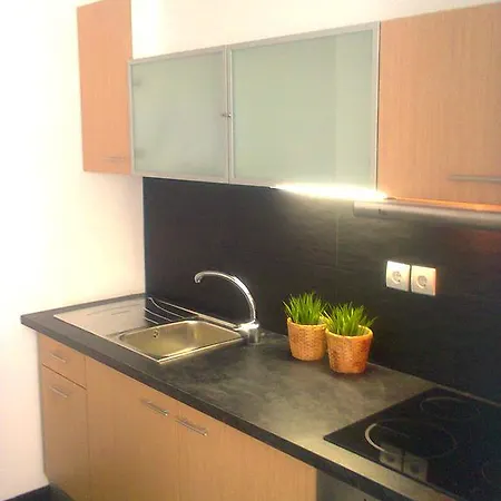 Villahouse Carnide אכסניה *